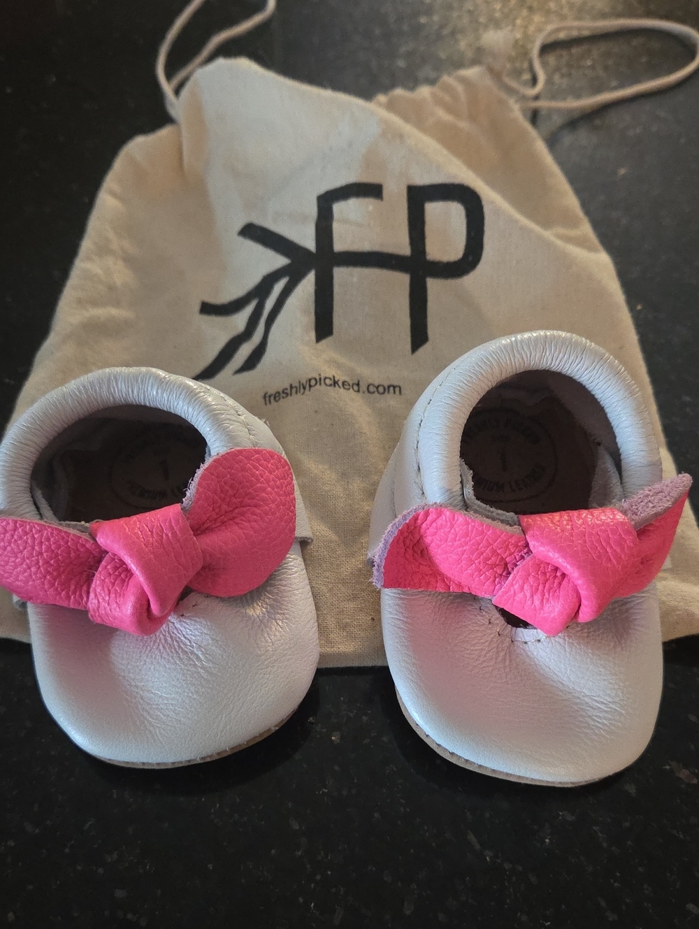 Freshly Picked White Leather Baby Moccasins with Pink Bows NEW
